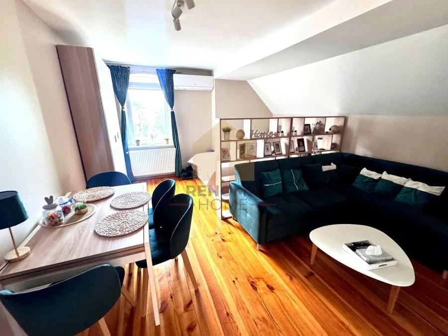 Wyjątkowe mieszkanie 96 m2+ 40 m2 poddasza.