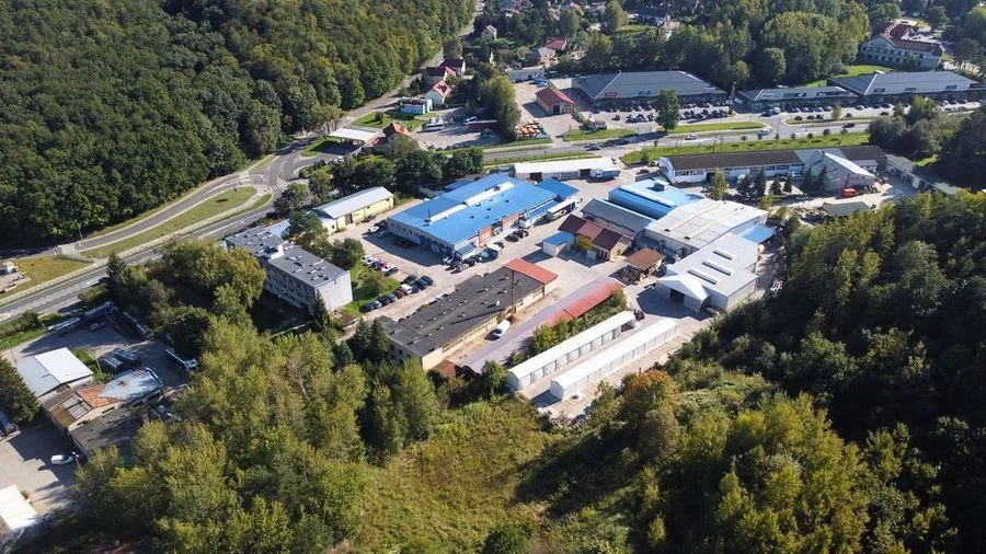 Obiekt komercyjny - hala, magazyn, biuro, hotel