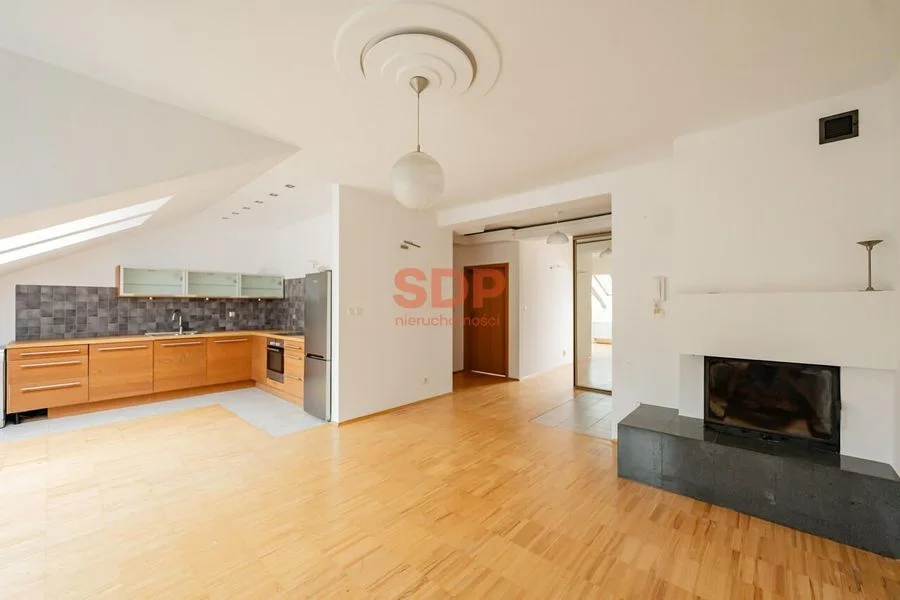 Zielona okolica, widok na korony drzew, balkon, wygodne parkowanie