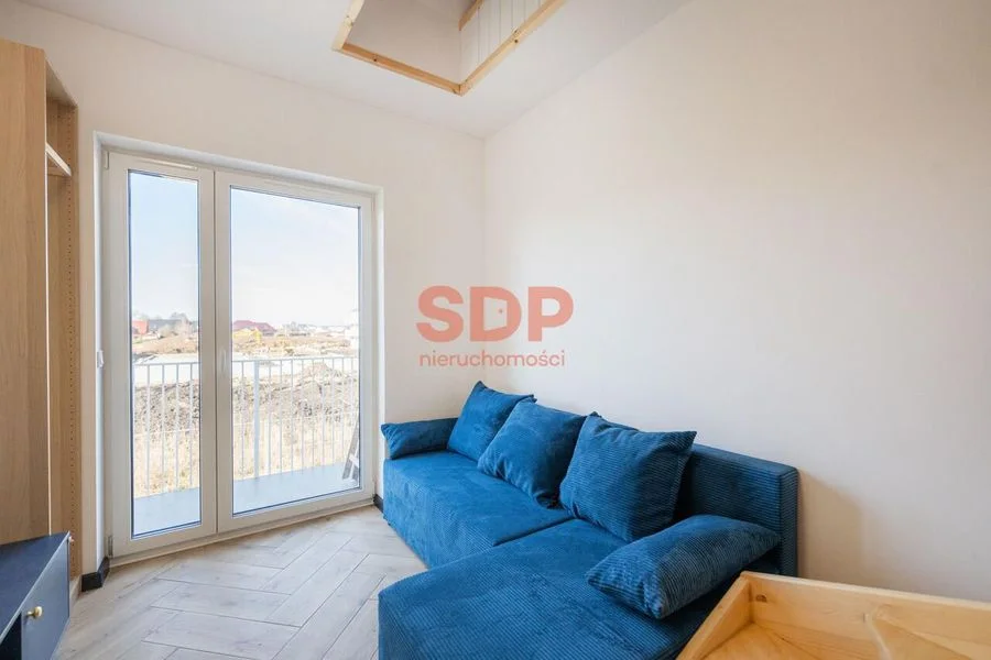 2 pokoje , podłogówka, balkon,  miejsce postojowe