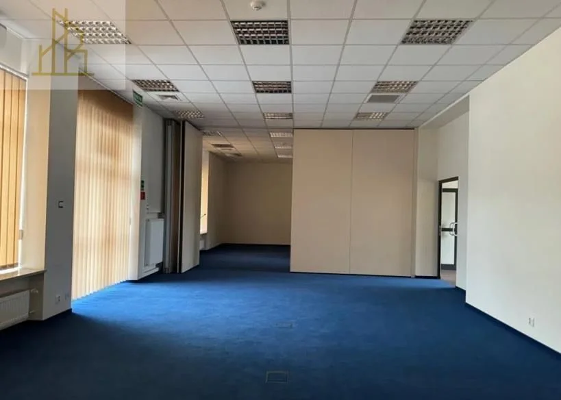 bien commercial à louer à Warszawa, Włochy, Okęcie | 450 m²