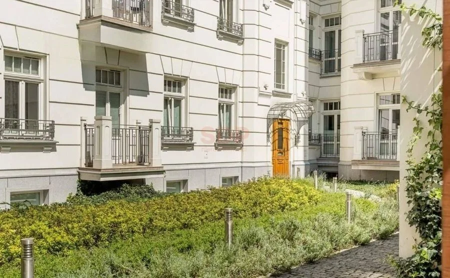 Lokal użytkowy | 203 m2  | Kamienica | Hoża