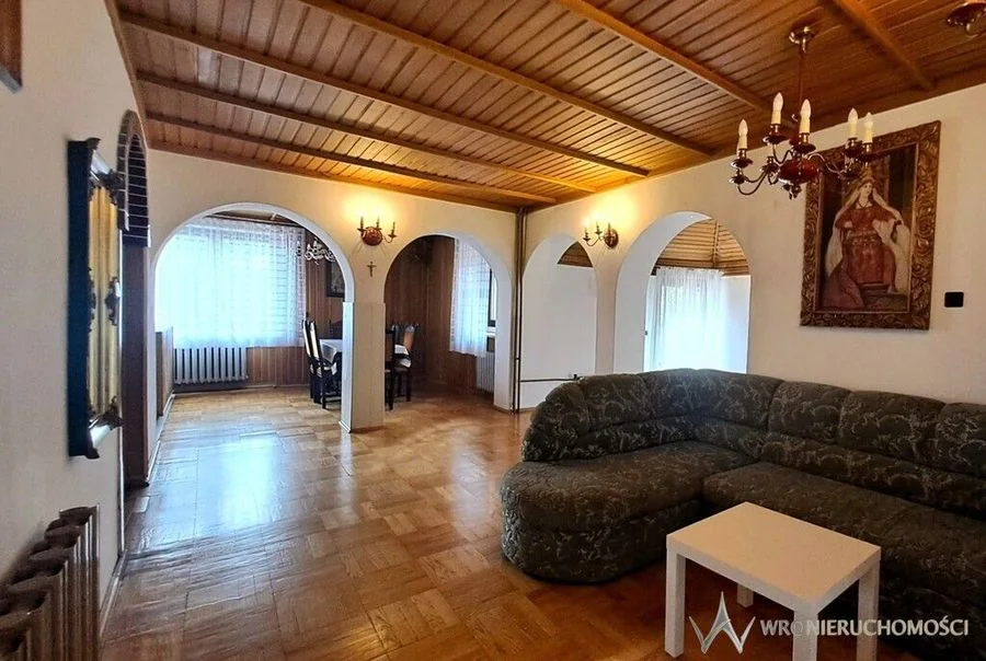 Dom 400  m² | 3 piętra | Działka 2315 m² | Widawa