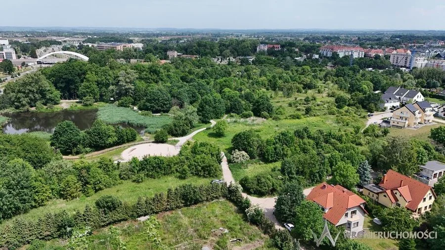 Działka budowlana mieszkaniowo-usługowa na Różance