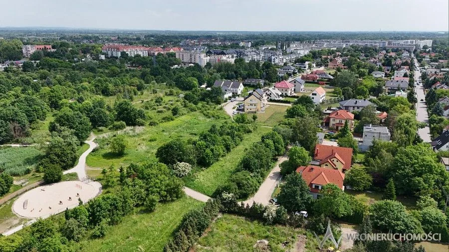 Działka budowlana mieszkaniowo-usługowa na Różance