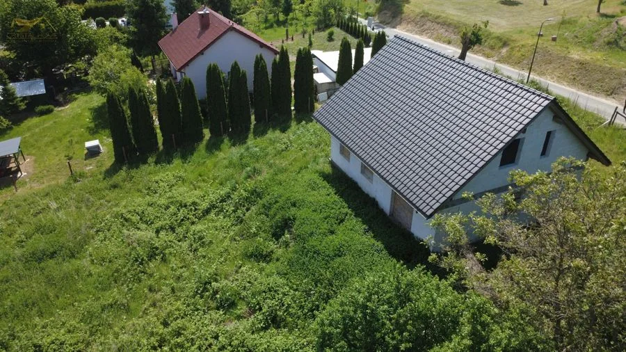 Dom wolnostojący w stanie surowym otwartym
