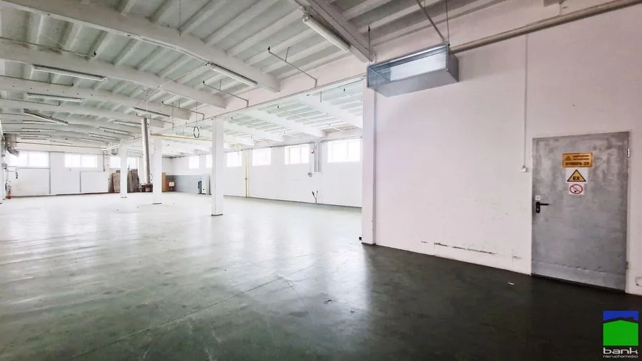 Gewerbeimmobilie zur Miete in Pabianice | 900 m²