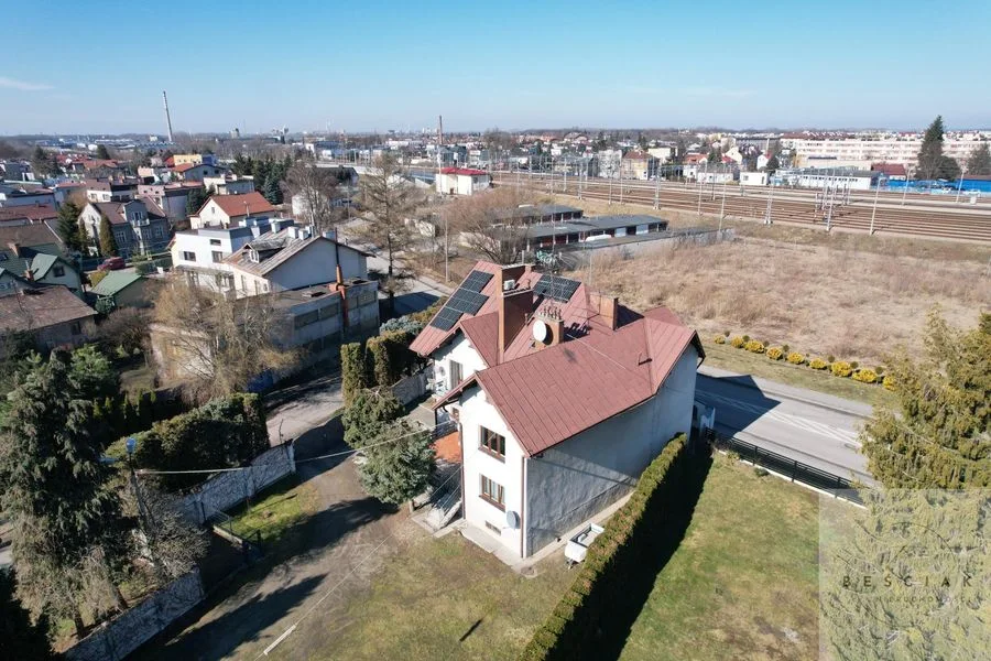 🏨  DOM INWESTYCYJNY Z 4 NIEZALEŻNYMI LOKALAMI