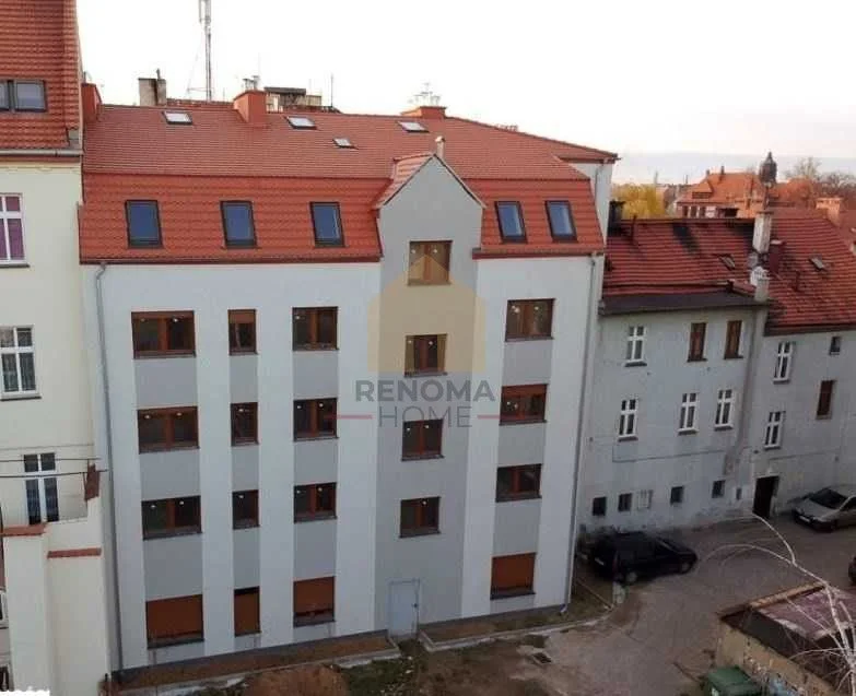 Budynek 17 mieszkań plus 2 lokale usługowe