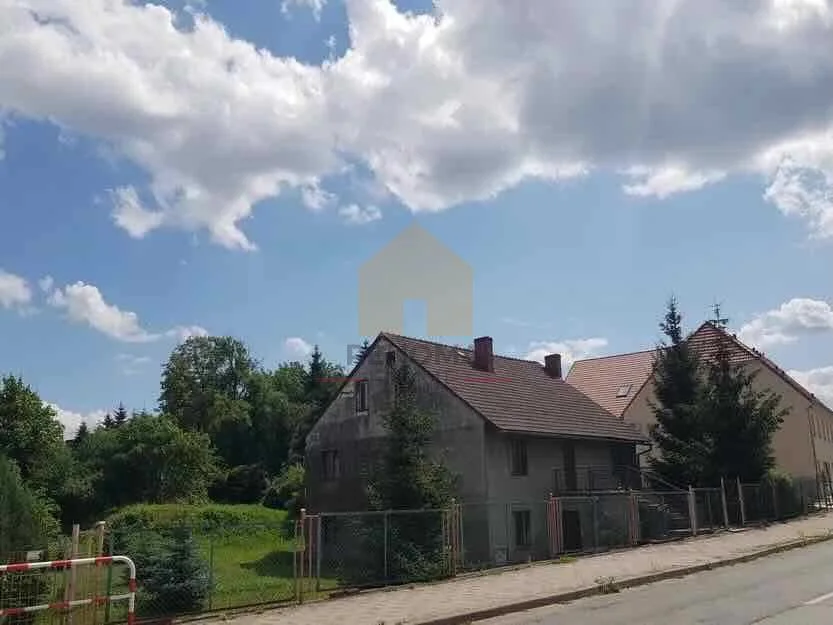 Dom z działką w centrum.