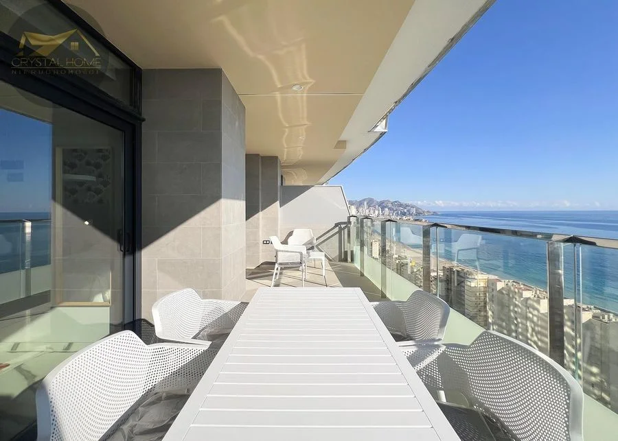 Wytworny apartament z widokiem na morze w Benidorm