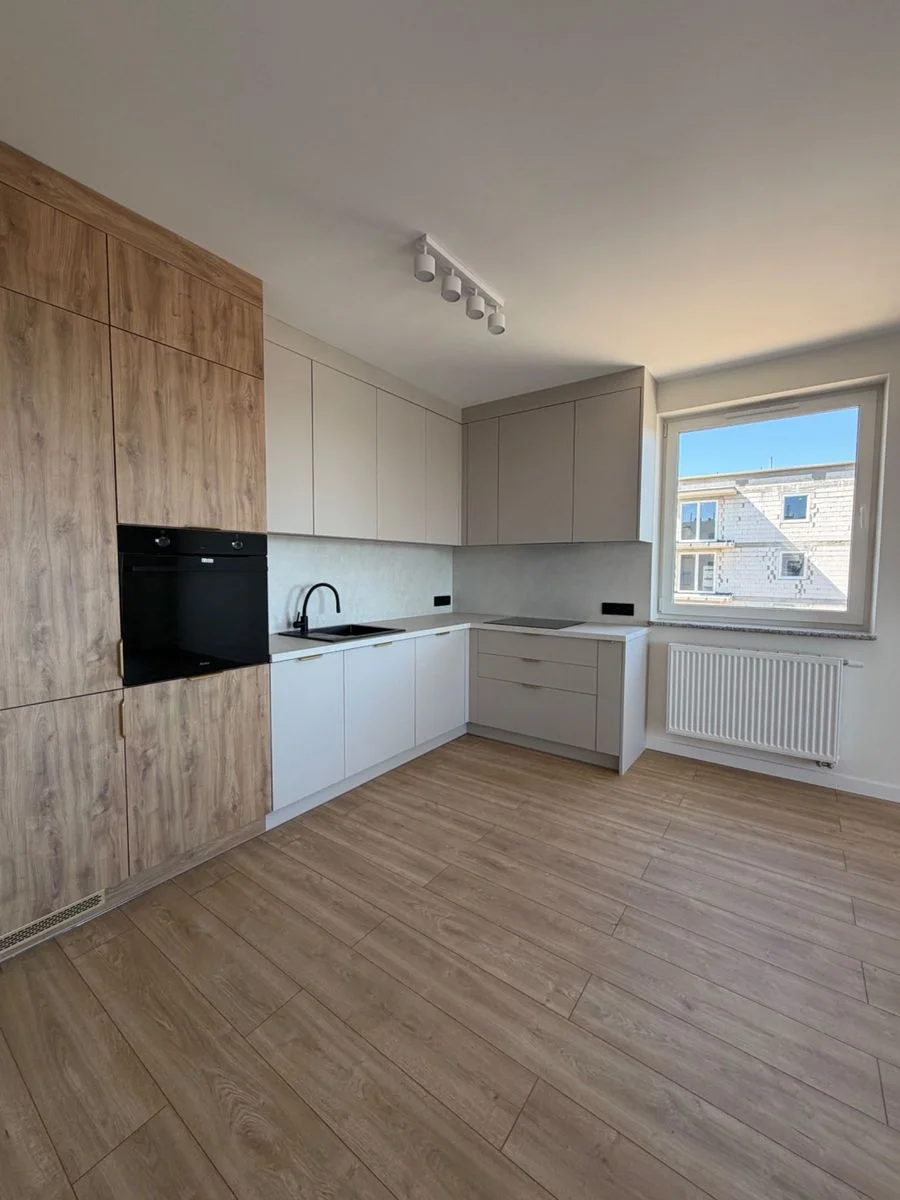 Nowe przestronne mieszkanie w eleganckim stylu