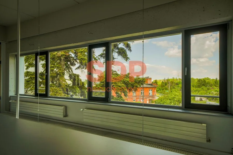 комерційна нерухомість в оренду у Wrocław, Psie Pole, Karłowice | 196,5 m²