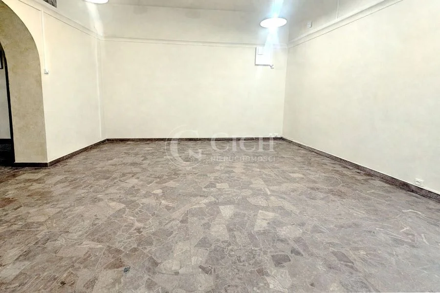 Lokal usługowy 83,44 m² | Tarnów – Starówka | Witryna | 3 500 zł netto