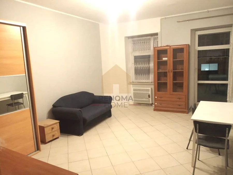 2 pokoje 80m2 z balkonem w kamienicy.