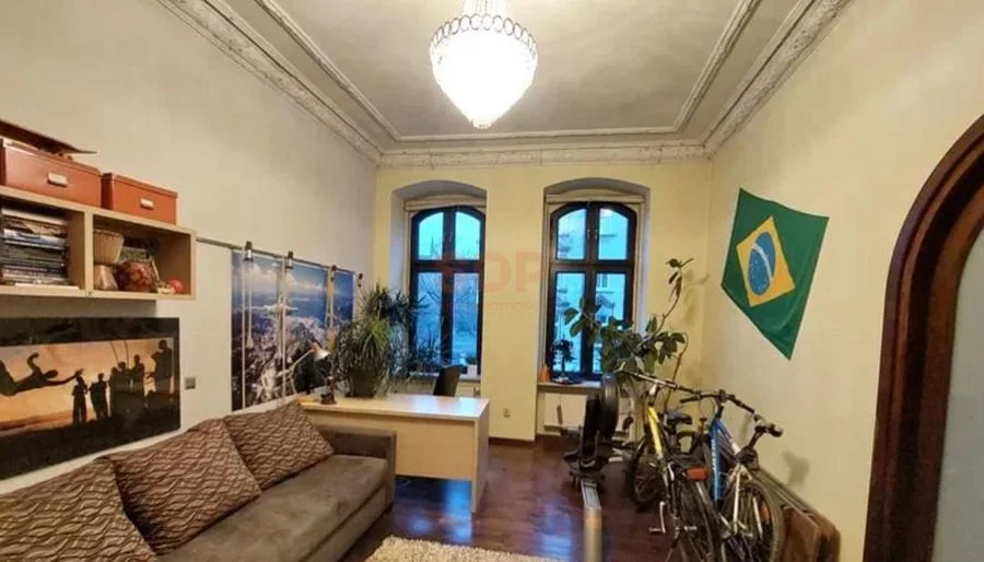 Kamienica | 120 m2| 4 pokoje | 1. piętro | balkon |