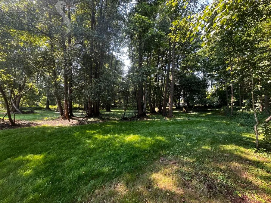 Prywatny park z możliwościa zabudowy/9400m/dostęp do rzeki Zwierzyniec