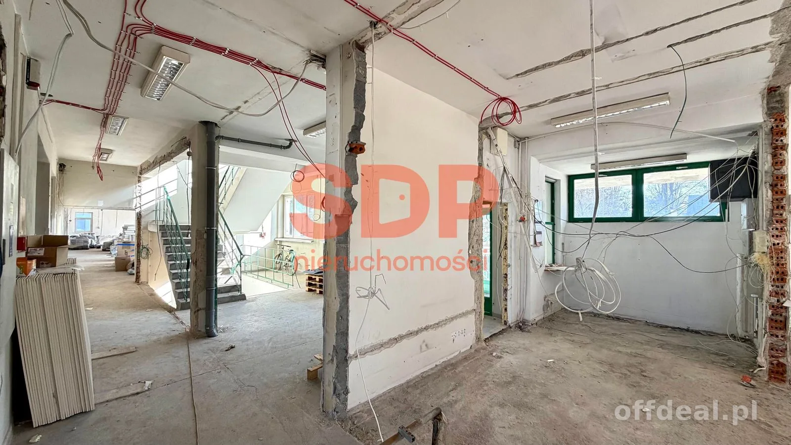 комерційна нерухомість в оренду у Wrocław, Psie Pole, Karłowice | 2 500 m²