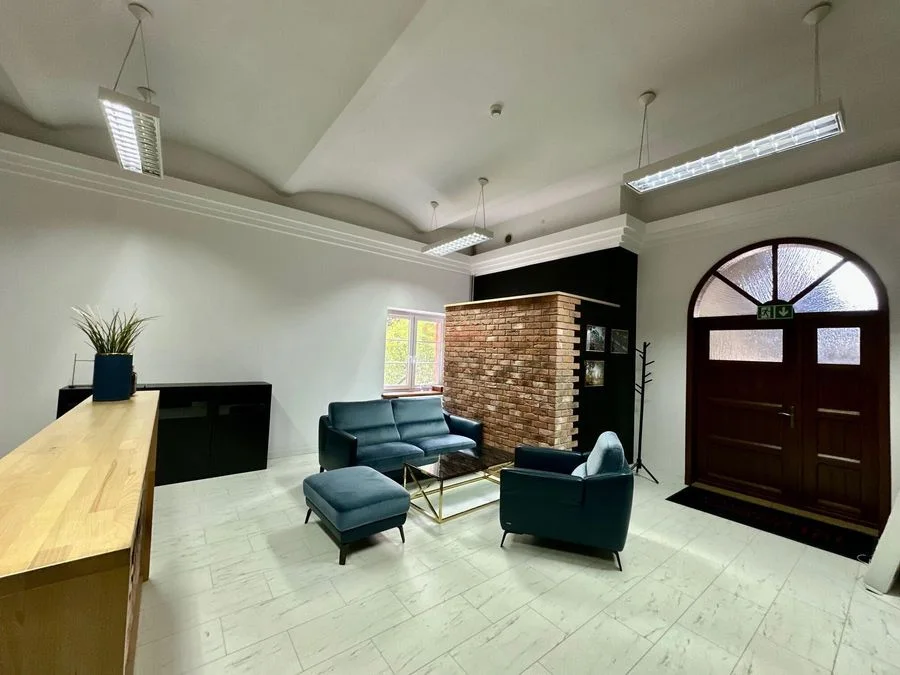 Biuro 159 m² | Centrum | PKP / PKS 5 min | Parking | Winda