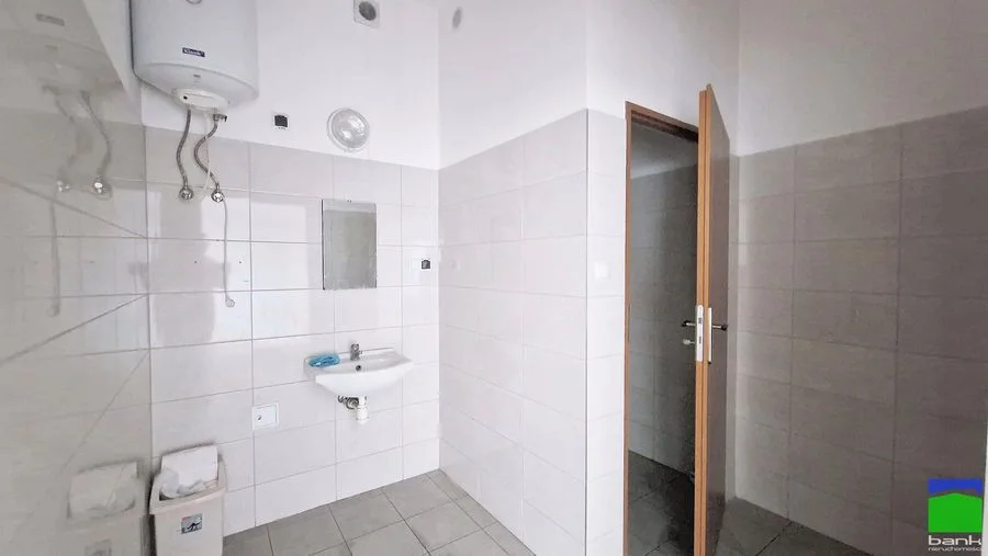 Gewerbeimmobilie zur Miete in Łódź, Teofilów | 512 m²