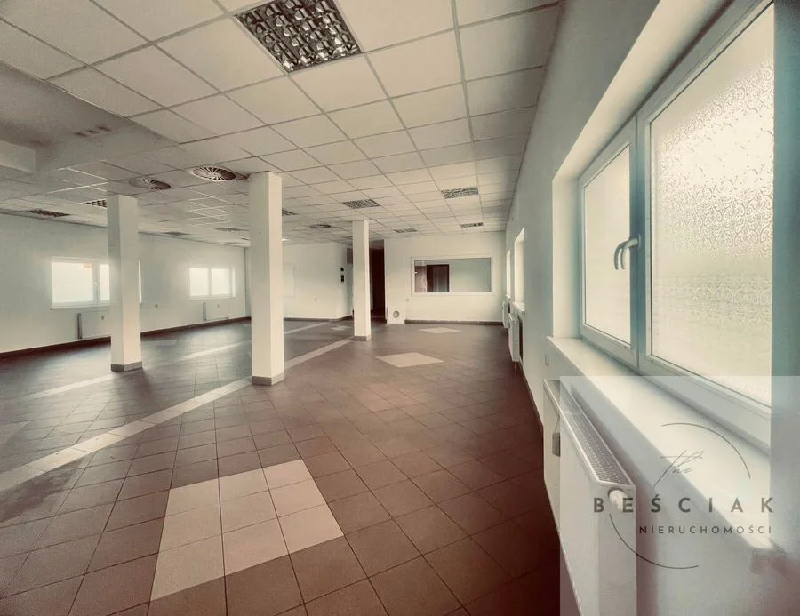 комерційна нерухомість в оренду у Tarnów | 200 m²