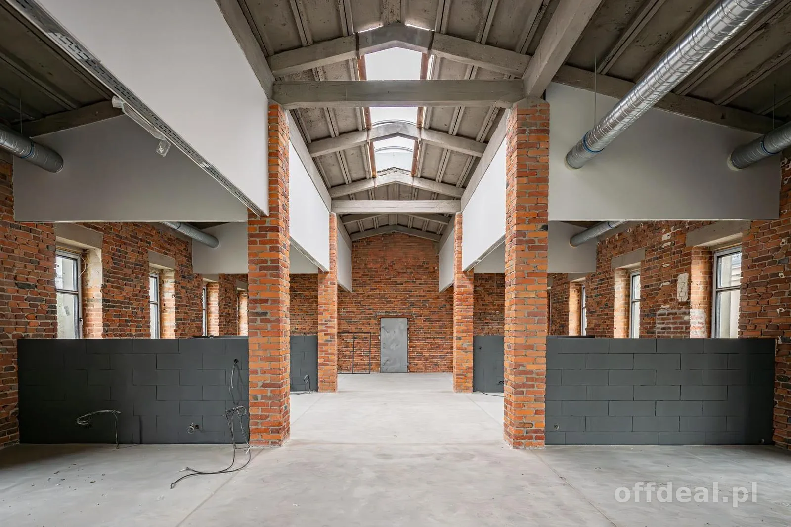 Lokal usługowy 200 m2| Stara Garbarnia | Parking |