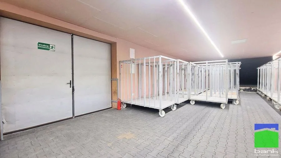 комерційна нерухомість в оренду у Pabianice | 580 m²