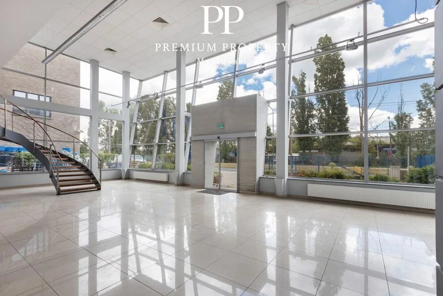 Bartodzieje / Lokal 440m2 /Działka 1033 m2