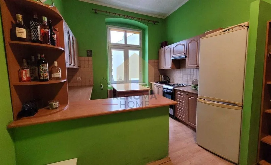 Kamienica na 1 piętrze w centrum