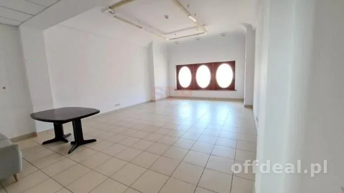 Atrakcyjny lokal usługowy 131,94 m2 | Blisko Rynku | 2 wejścia