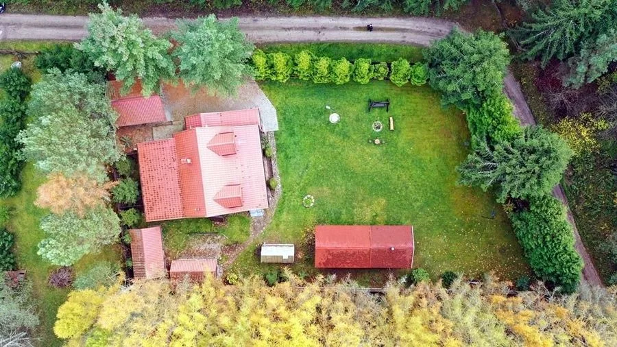 Dom, łódź i pomost nad jeziorem Tyrkło  Góra 50 gm Orzysz