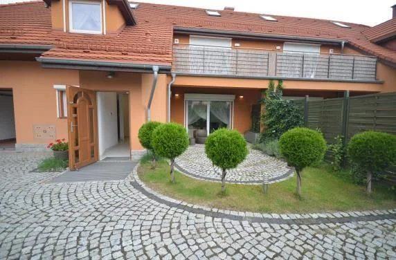 maison à louer à Wrocław, Krzyki, Ołtaszyn | 3 pièces | 160 m²