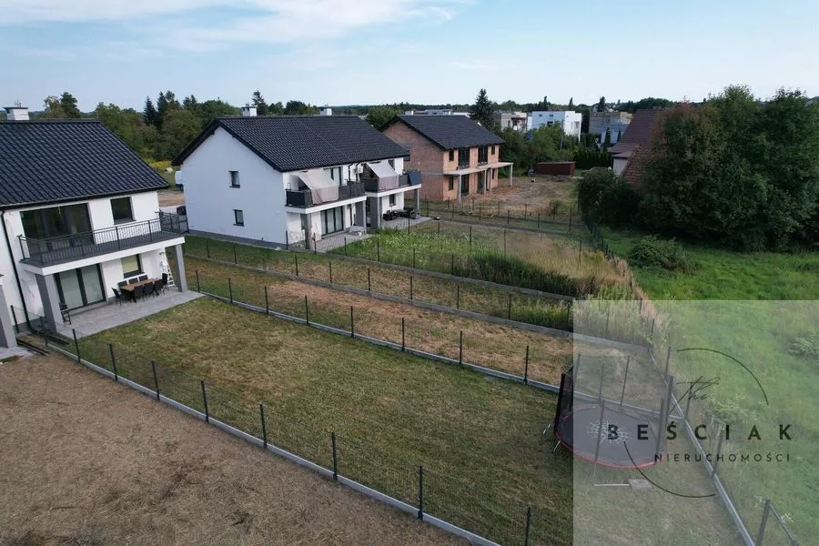 WIĘCEJ PRZESTRZENI, WIĘCEJ ŚWIATŁA – KOMFORTOWE MIESZKANIE Z BALKONEM I OGRÓDKIEM