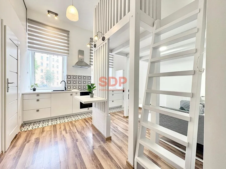 Kawalerka 18,6 m² | Nadodrze | Wysokie wnętrze 3,4 m | Po remoncie