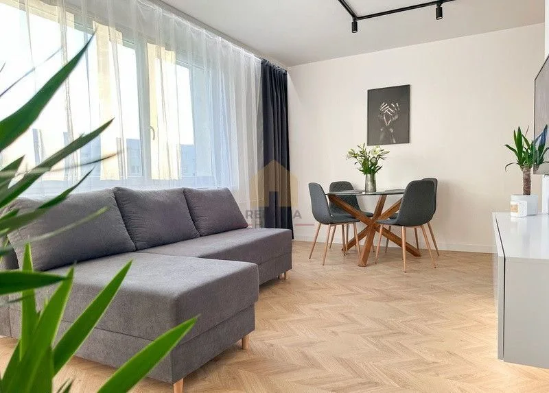 Gotowe do wprowadzenia! Świeżo po remoncie, loggia