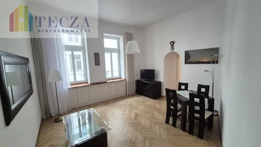 3,5 m wysokości|Kamienica|350 m od Łazienek| Metro