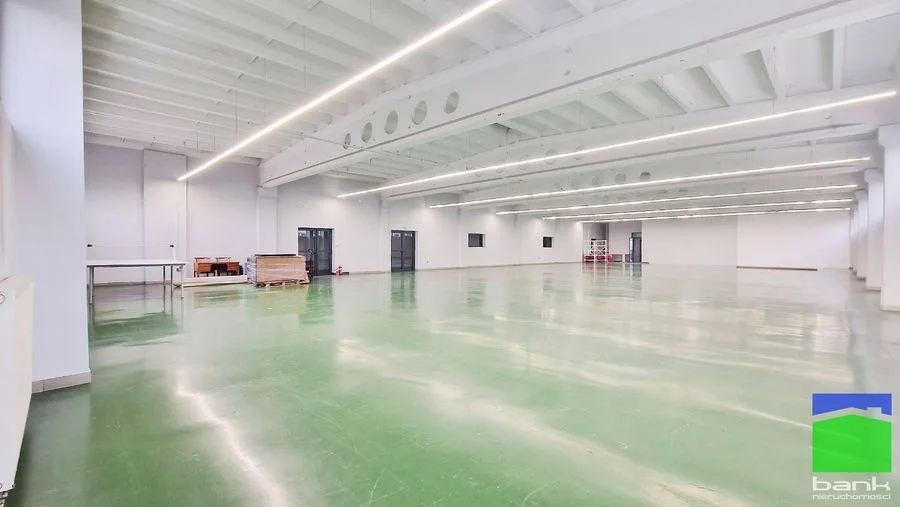 комерційна нерухомість в оренду у Pabianice | 670 m²