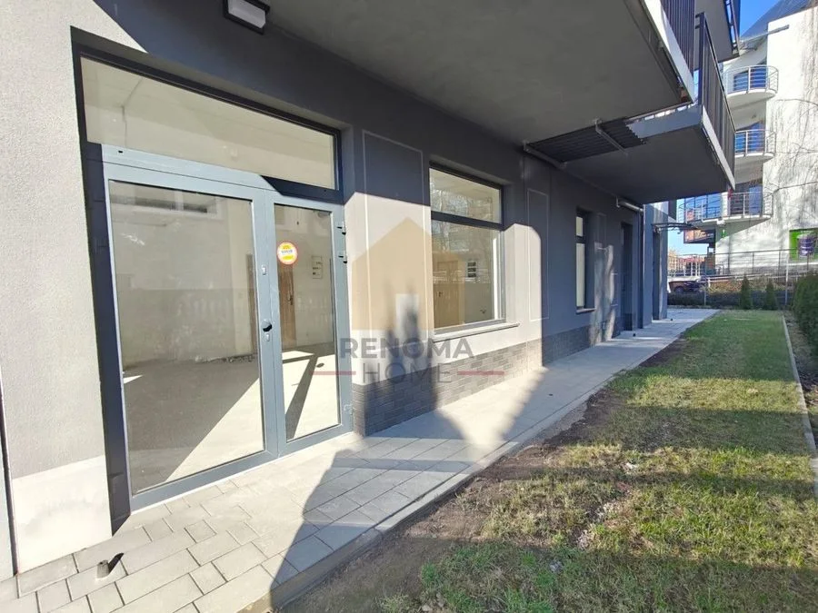 witryna|parking|świetna lokalizacja|2 wejścia