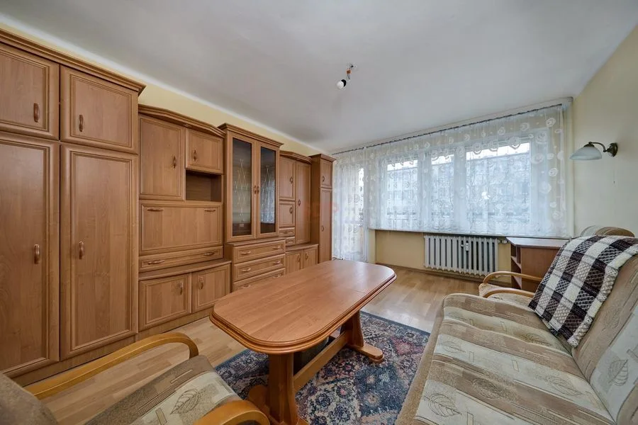 2 pokoje| Balkon | Piwnica | Oddzielna kuchnia | Cicha okolica