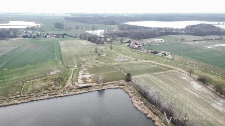 Duża działka budowlana | Widok na staw