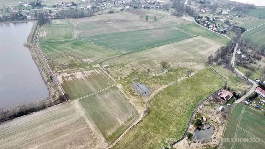 Duża działka budowlana | Widok na staw