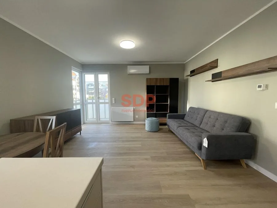Przestronne 3 pokoje z balkonem i garażem – Wrocław, Krzyki (75m²)