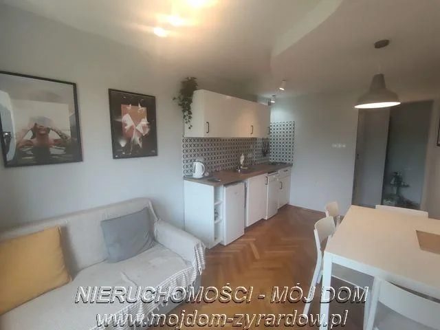 Funkcjonalny, atrakcyjny dom w Puszczy Mariańskiej.