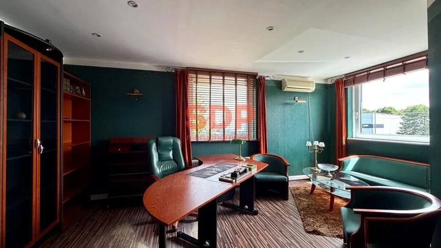 Biuro 140 m² na Muchoborze Wielkim