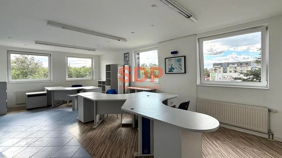 Biuro 140 m² na Muchoborze Wielkim