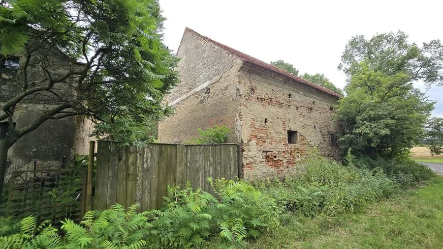 Dom do remontu  / siedlisko / Działki 1,74 ha/ Siedlisko