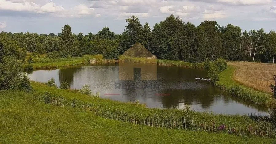 Gospodarstwo rolne ze stawem