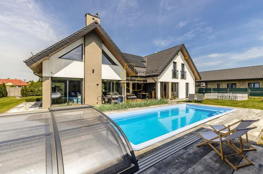 будинок на продаж у Lutynia | 6-кімн. | 264 m²