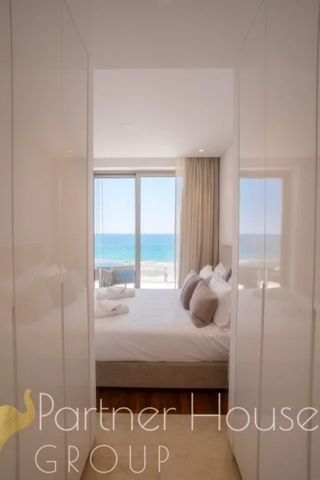 Ikoniczny resort premium przy samym brzegu Morza