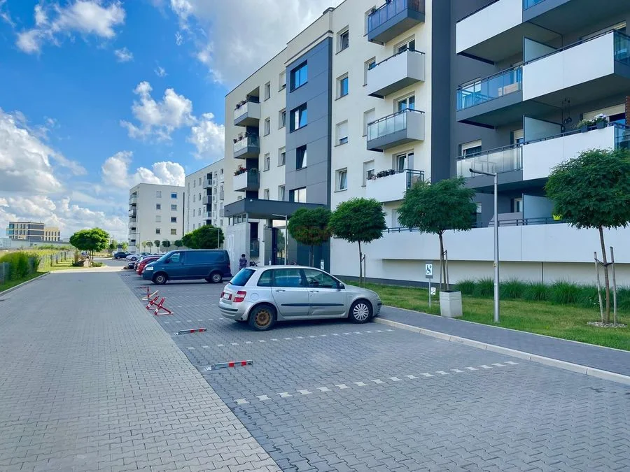Dwustronne| 68m2 | 3  duże osobne pokoje